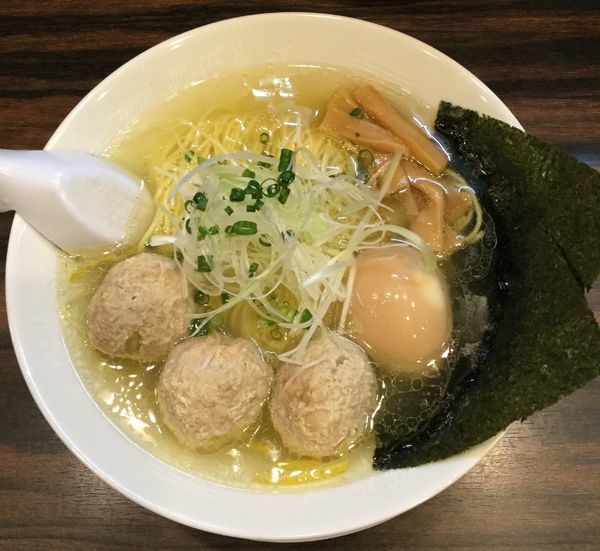 「味玉塩ラーメン 850円」@稲荷屋の写真