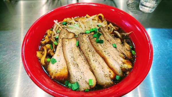 「肉・ブラックらーめん」@麺創研 紅 BLACKの写真