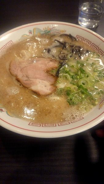 「久留米ラーメン」@ラーメン・ホルモン焼肉育元の写真