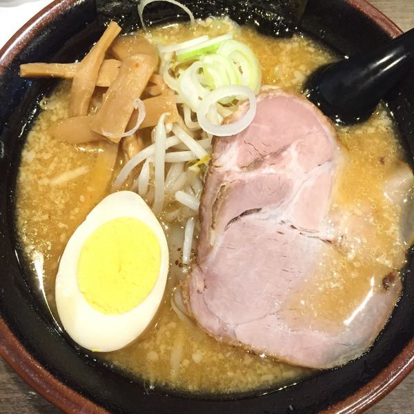 「みそラーメン 半麺 730」@らーめんトウマの写真