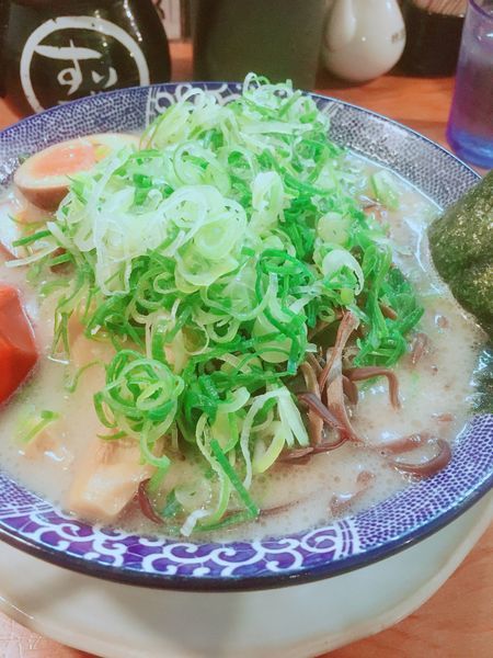 「しお豚骨ねぎばか キクラゲ」@博多ラーメン鶴亀堂 太田新井町店の写真