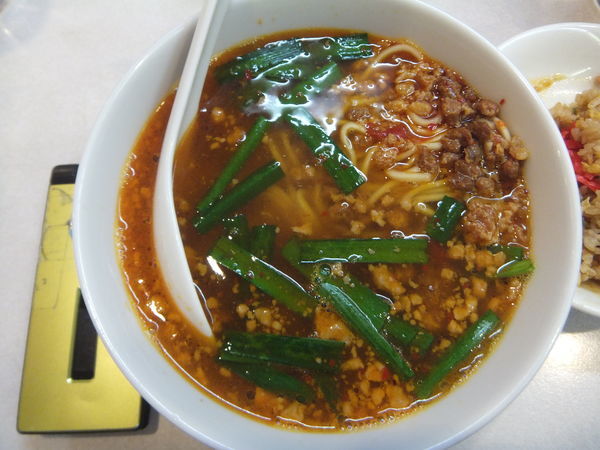 「台湾ラーメン650円＆ニンニクチャーハン730円他」@中国台湾料理 味仙 今池本店の写真