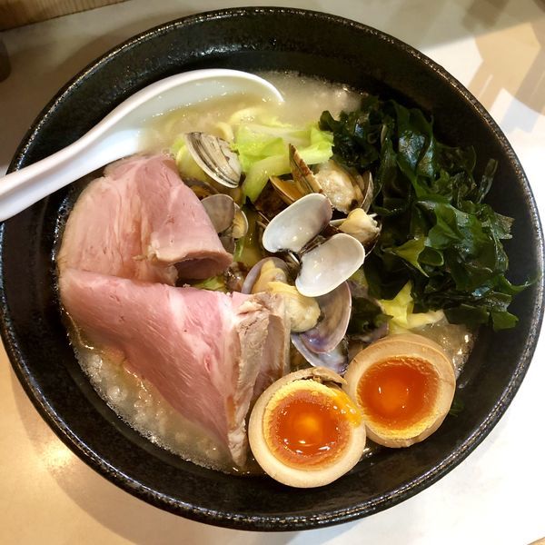 「【限定】背脂塩豚骨浅利バターニンニクラーメン￥800」@麺屋 扇 SENの写真