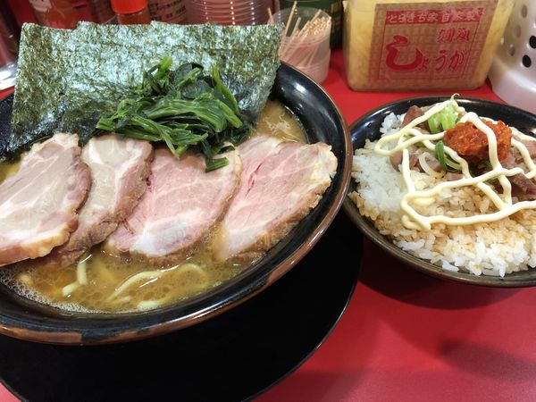 「中盛チャーシュー麺 賄い飯」@家系ラーメン とらきち家の写真