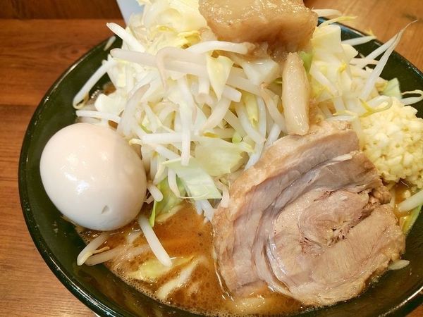 「味噌ラーメン＋味玉（ヤサイニンニクアブラ）」@ジャンクガレッジ 森下店の写真