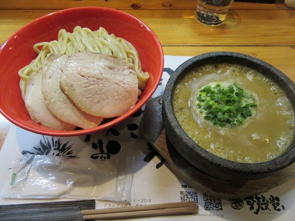 「雲丹のつけめん中盛（１０２０円）＋チャーシュー２００円」@活龍 海老蟹専門 甲殻堂の写真