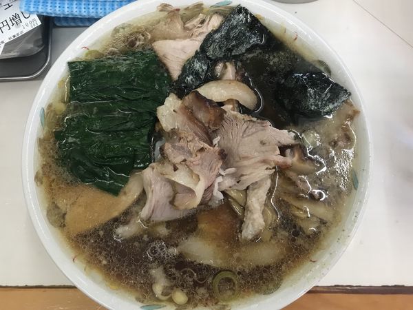 「青島チャーシュー900円 追加チャーシューほうれん草」@青島食堂 秋葉原店の写真