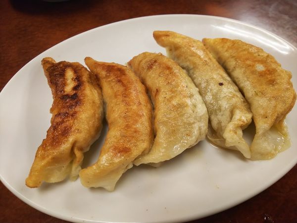 「とんとん餃子　320円」@とんとん餃子 華苑飯店の写真