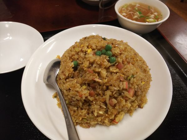 「カレーチャーハン　780円」@とんとん餃子 華苑飯店の写真
