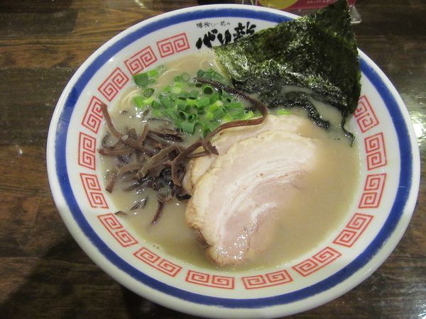 「チャーシューめん（８３０円）＋替え玉２玉」@活龍 期間限定麺処 みつきの写真