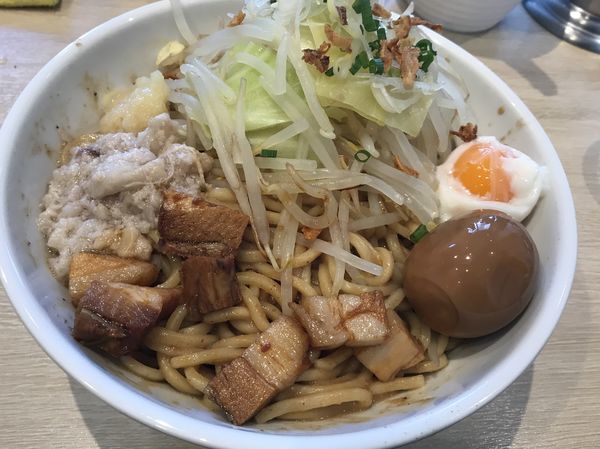 「背脂味噌まぜそば」@心の味製麺 平井店の写真
