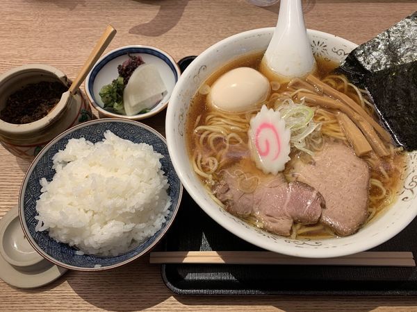 「味玉中華そば830＋ご飯100＝930円」@中華そば 勝本の写真