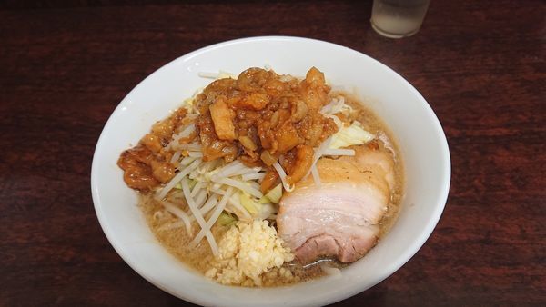 「小ラーメン(麺少な目 ニンニク 脂) ７５０円」@ラーメン二郎 めじろ台店の写真