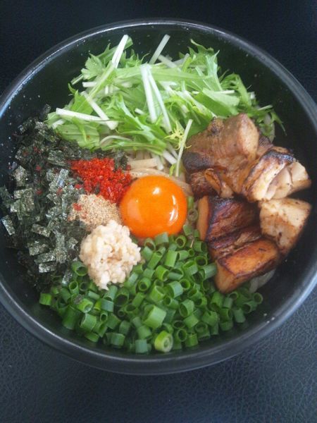 「看板のまぜそば」@あらし 新鵜沼駅前店の写真