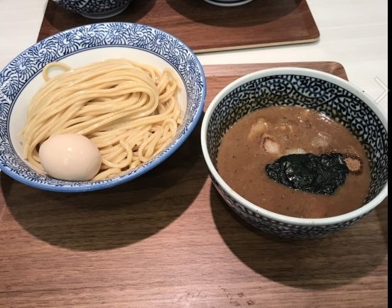 「半熟味玉濃厚魚介つけめん　中盛り」@豚骨一燈の写真