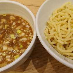 濃厚つけ麺(864円)