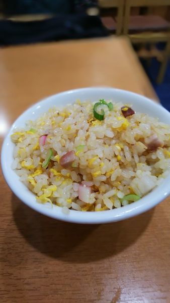 「半チャーハン」@玉泉亭 横浜ポルタ店の写真