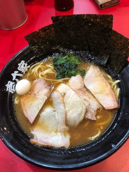 「チャーシュー麺並900円、硬め濃いめ」@壱六家 横浜店の写真