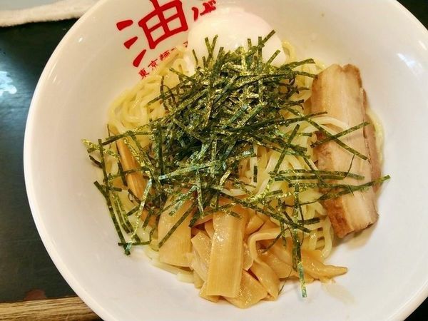 「油そば（大盛）＋半熟玉子」@東京麺珍亭本舗 鶴巻町店の写真