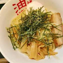 油そば（大盛）＋半熟玉子