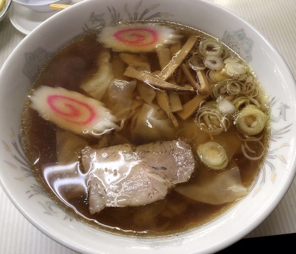 「ワンタンメン600円＋ビール＋α」@辰巳軒の写真