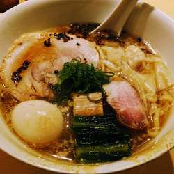 特製醤油ラーメン(手揉み)