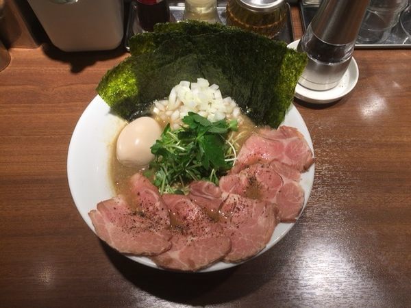 「濃厚烏賊煮干中華そば 具だくさん特製（醤油）」@麺屋 ねむ瑠の写真