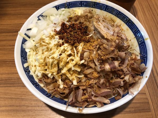 「汁なし大盛りカレーに変身」@びんびん豚の写真