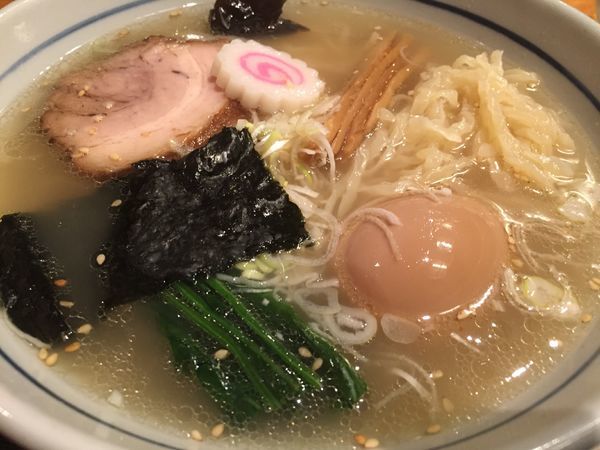 「塩そば（830円）＋づけ玉子」@味処 むさし野の写真