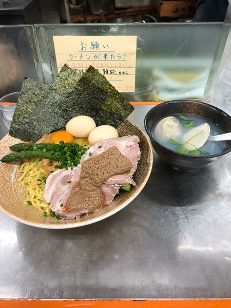 「天然牡丹海老ソースのまぜそば、蛤出汁スープ付き」@覆麺 智の写真