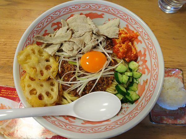 「ピリッと辛いJJ麺（中盛、ニンニクなし、追い飯付き）」@景勝軒 西片貝店の写真