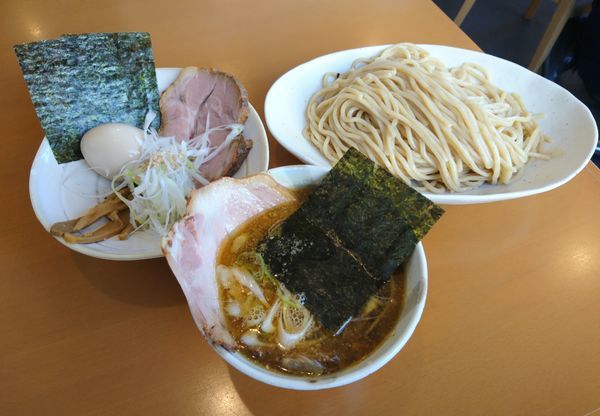 「月 木曜日 特製煮干しつけ麺」@らーめん マル汁屋の写真