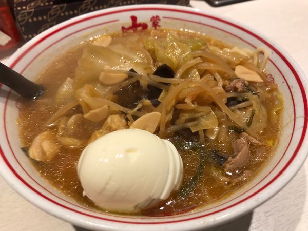 「味噌タンメン ゆで卵」@蒙古タンメン 中本 新宿店の写真