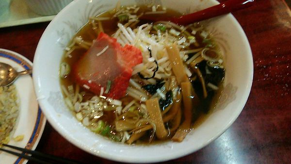 「ラーメン　半チャーハン」@吉田飯店 東神奈川店の写真