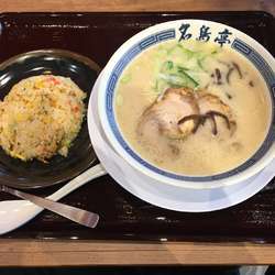 D定食(豚骨ラーメン+半焼きめし)