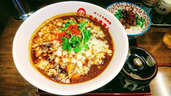 「背脂カレー麻婆麺(2辛･刻みニンニク)+ライス」@辛っとろ麻婆麺 あかずきん 蒲田店の写真