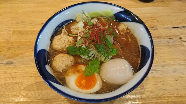 「【限定】赤みそらーめん 鳥団子付き 880円」@寿製麺よしかわ 坂戸店の写真