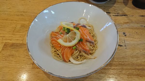 「サーモンそば 420円」@寿製麺よしかわ 坂戸店の写真