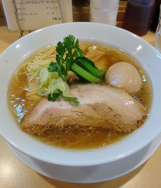 「醤油らーめん 味玉」@らーめんDINING れんげの写真