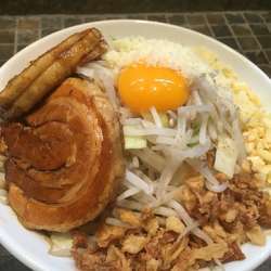 チーズまぜそば豚2枚