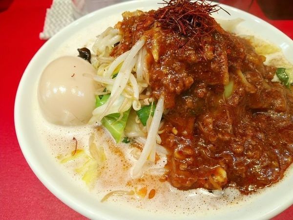 「麻辣タンメン＋味玉」@濃厚タンメン かめしげの写真