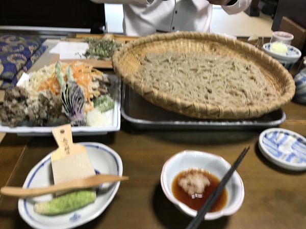 「7合そば 野菜天ぷら盛り合わせ 季節の天ぷら」@手打そば かみやまの写真