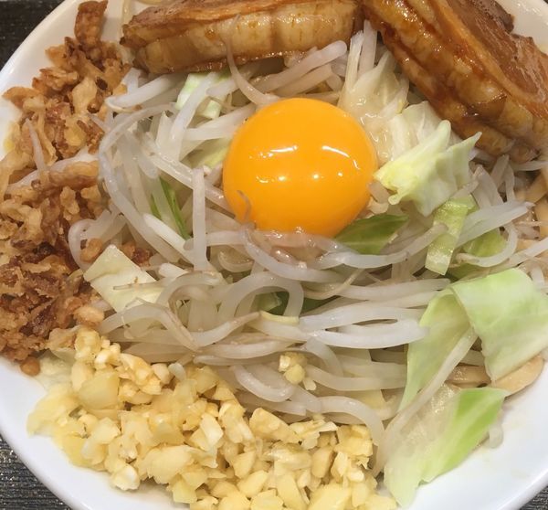 「まぜそば豚２枚」@まぜそば(麺)マゼロー 小岩店の写真