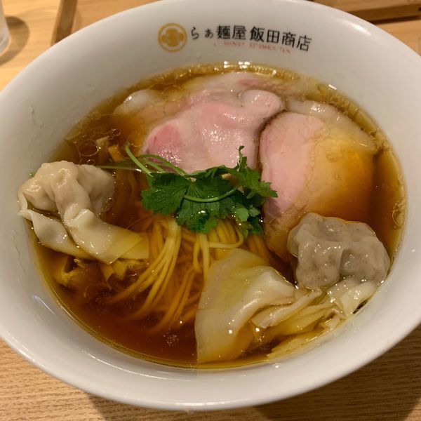 「わんたん入り醤油らぁ麺1100円」@飯田商店 湯河原本店の写真