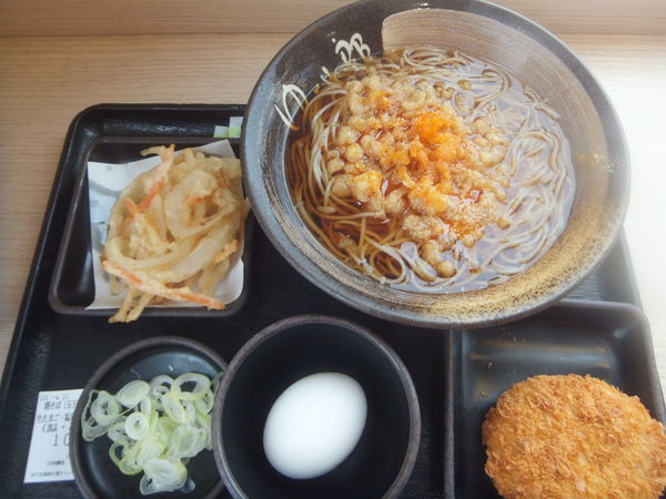 「朝そば(玉子)330円(クーポンでコロッケ70円が無料)」@ゆで太郎 柏の葉キャンパス店の写真