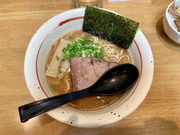「らー麺」@麺や うしおの写真