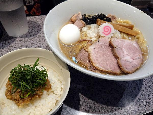 「限定 燕三条系背脂煮干し手打ちそば」@ラーメン宮郎の写真