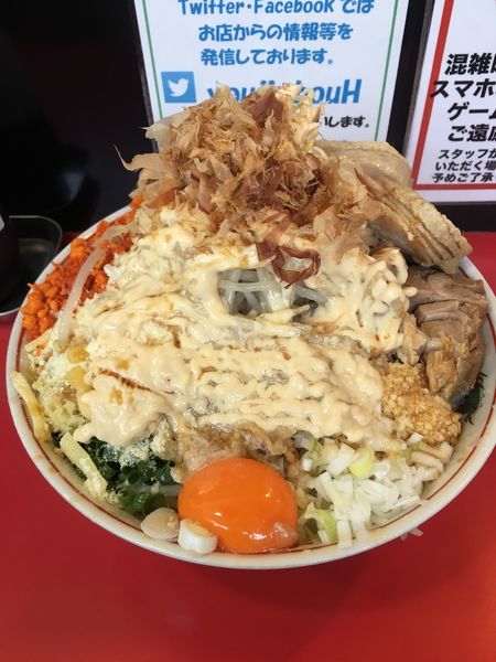 「まぜそば大＋豚2枚＋チーズ」@用心棒 本号の写真