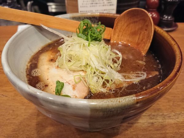 「「渡なべ」１７周年記念らーめん＋燻製味付玉子」@渡なべの写真