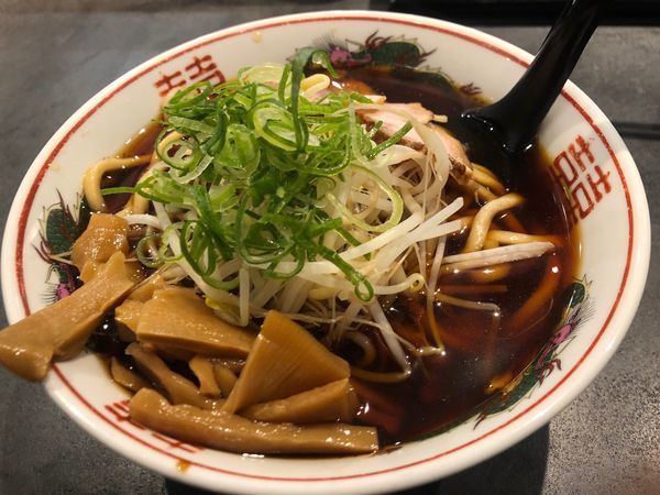 「中華そば黒極太麺」@麺家たいらの写真